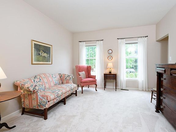 5th image of 512 Dublin Dr