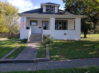 305 S Russell St, Farmersburg, IA 52047