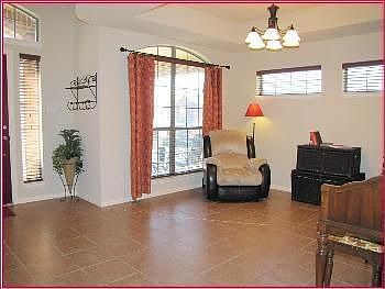5th image of 3413 Beekman Dr