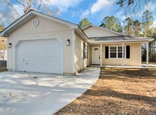 117 Foxlair Dr, Hubert, NC 28539