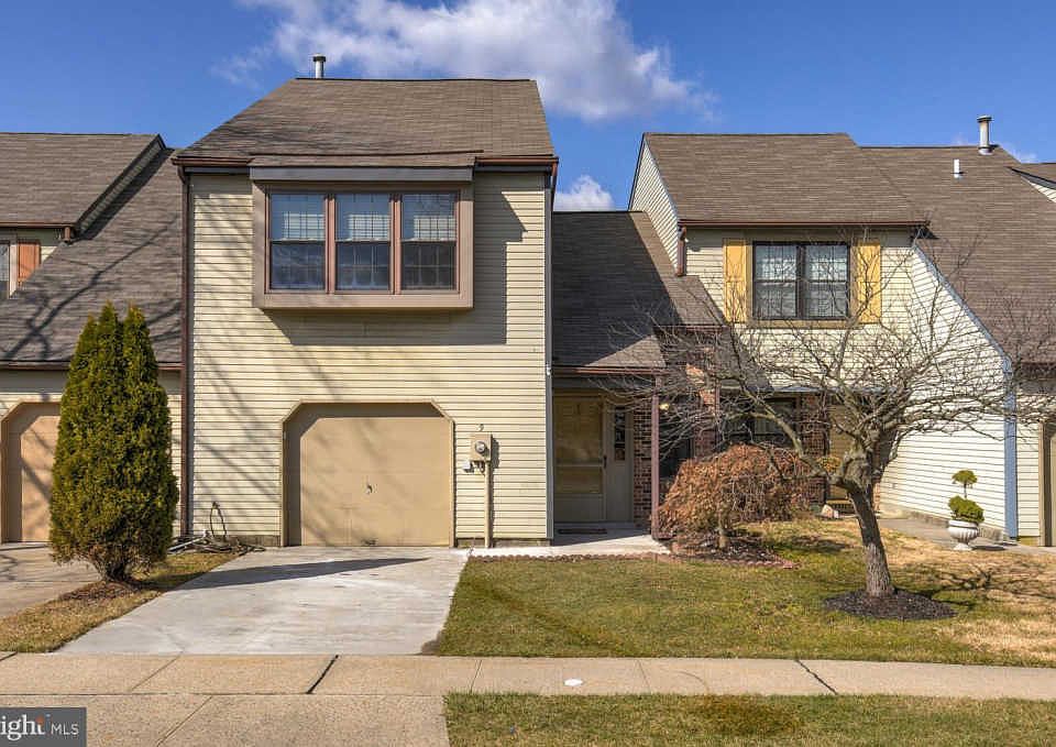 1st image of 9 Abby Ct