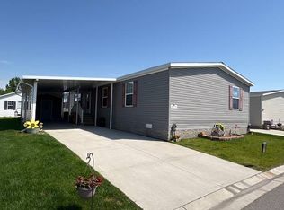 37771 Wolcott Ln, New Haven, MI 48048