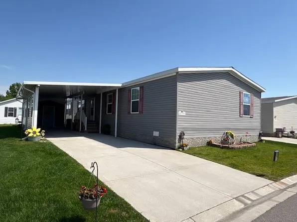37771 Wolcott Ln, New Haven, MI 48048