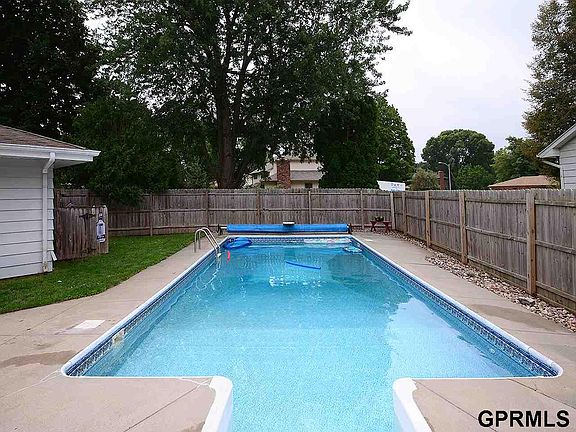 5th image of 21425 Harney St