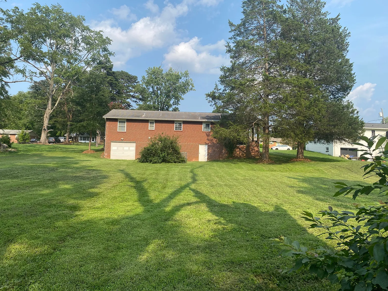 3 bed, 1180 sqft, $1,699 — Photo 2
