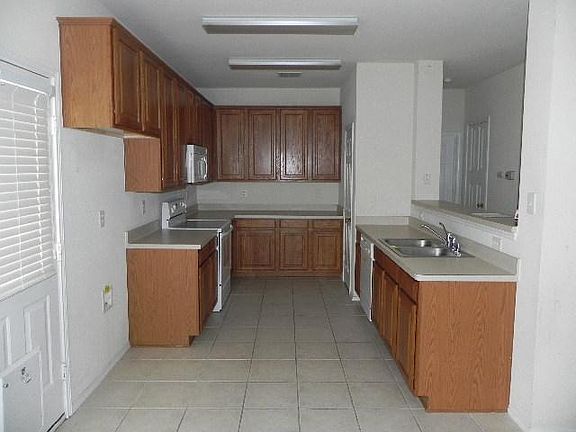 3rd image of 4009 Hawkins Dr