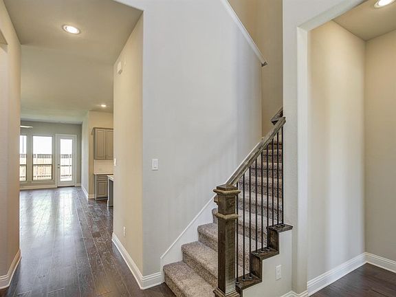 3rd image of 9456 Kavik St