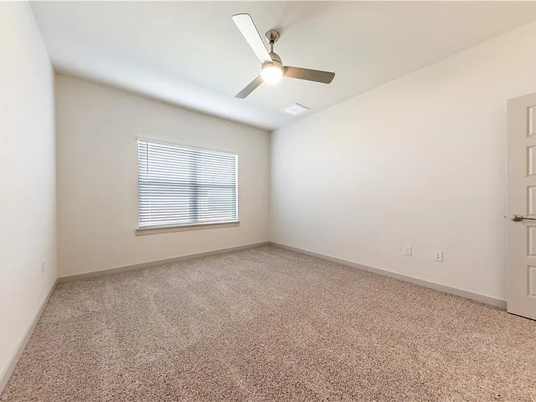 8304 Mimi Ln — Photo 15