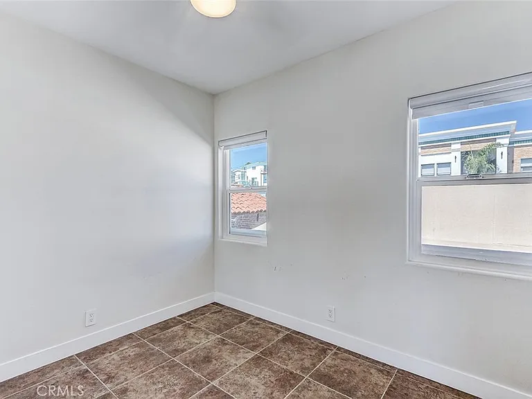 3305 Highland Ave — Photo 16