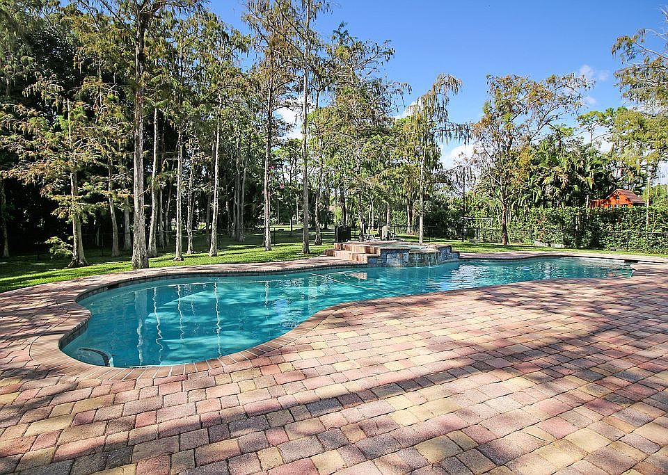 1st image of 5893 NW 69th Way