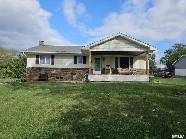301 S Main St, Farmington, IL 61531