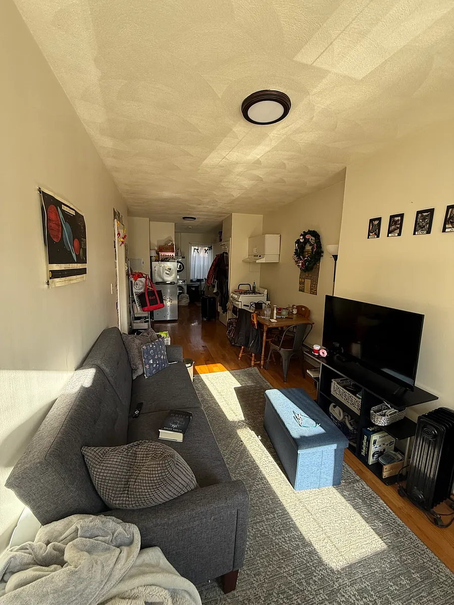Building Photo - 37 Cooper St #3A