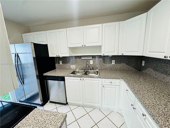 3rd image of 4732 NW 98th Pl