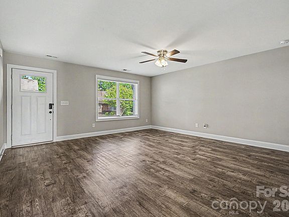 3rd image of 1573 Mayfair Dr