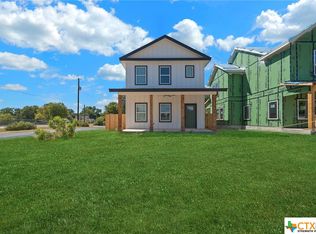 808 N Liberty Ave, New Braunfels, TX 78130