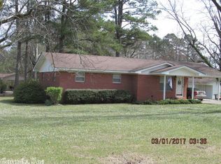 203 Pecan St, Warren, AR 71671