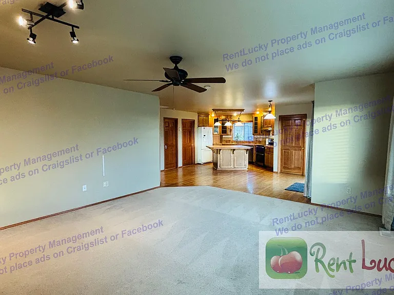 5216 Ridge Dr NE — Photo 6