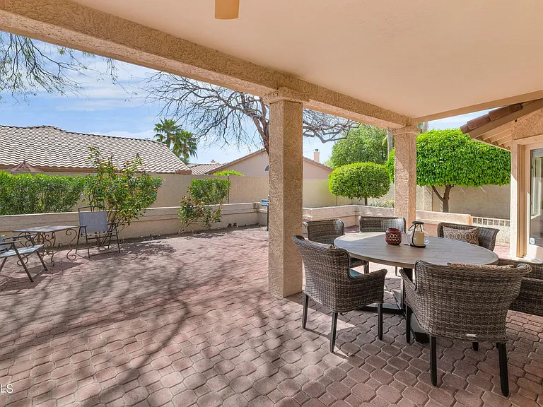 9013 W Kerry Ln — Photo 23