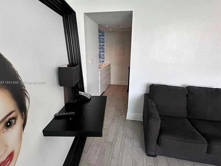 1100 West Ave #1606 — Photo 3