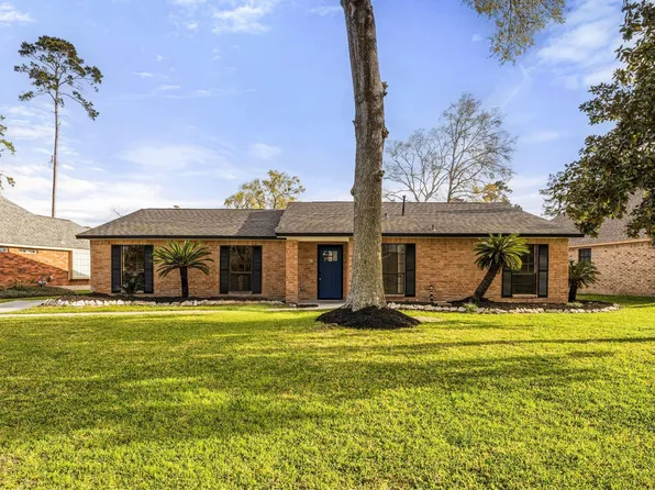 8014 17th Green Dr, Humble, TX 77346