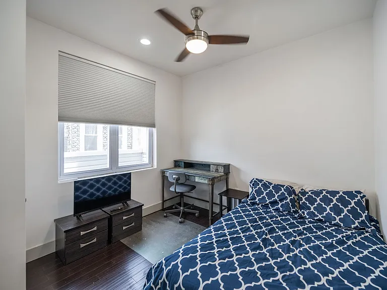 1770 Waterloo St — Photo 11