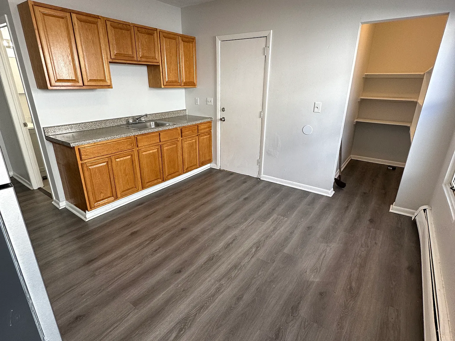 2 bed, 1000 sqft, $1,799 — Photo 4