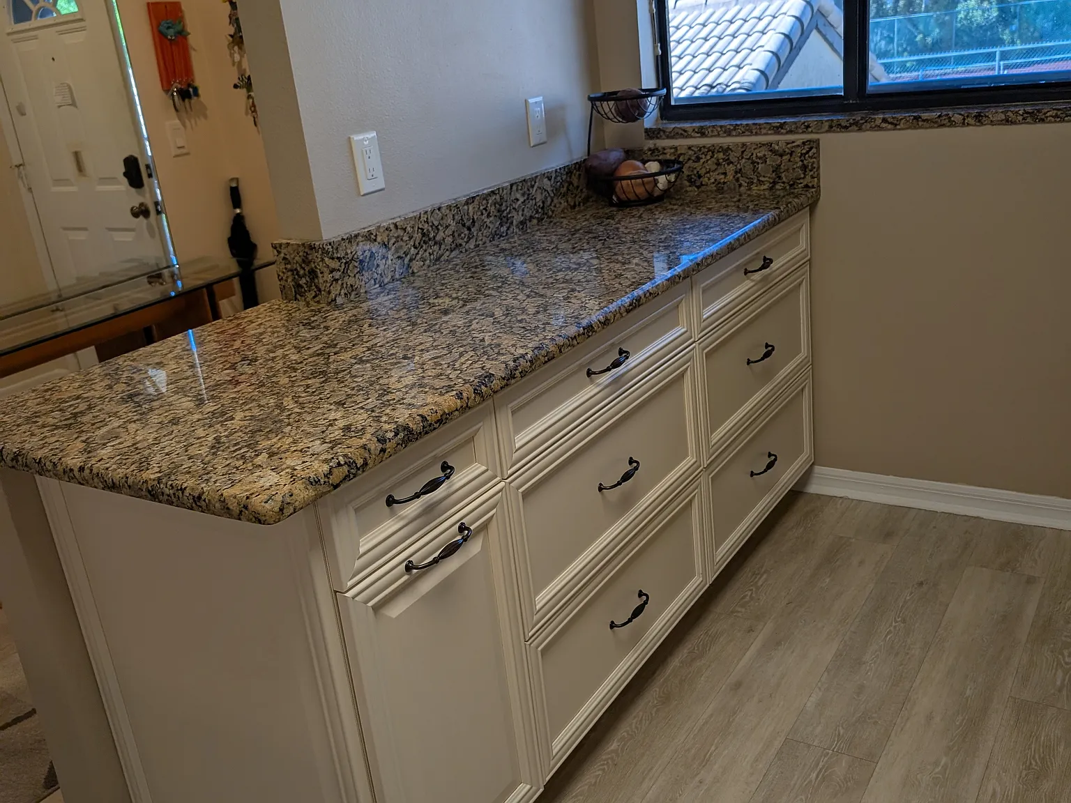 2 bed, 1250 sqft, $2,600 — Photo 2