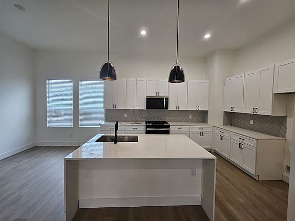4th image of 6353 Richmond Ave Unit 136