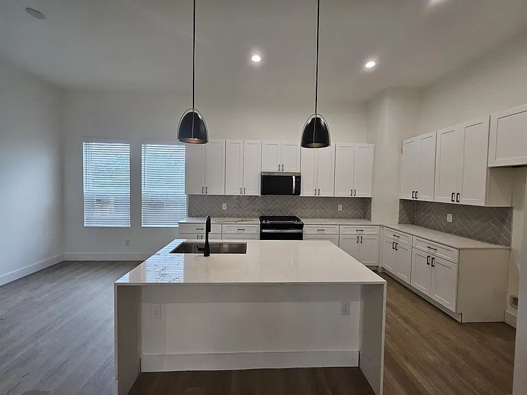 6353 Richmond Ave #137 — Photo 3
