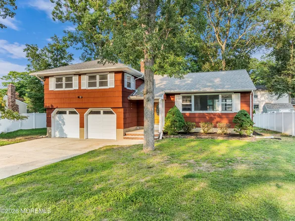 2001 Oakhurst Parkway, Oakhurst, NJ 07755