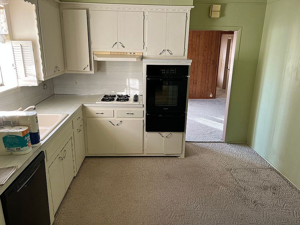 2nd image of 209 N 2nd St