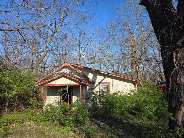 2023 S Boeke St, Kansas City, KS 66103