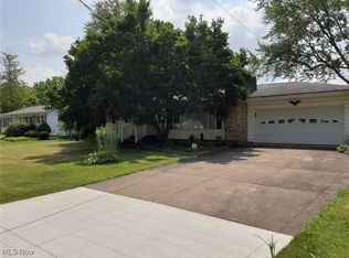 158 Maplewood Dr, Jefferson, OH 44047