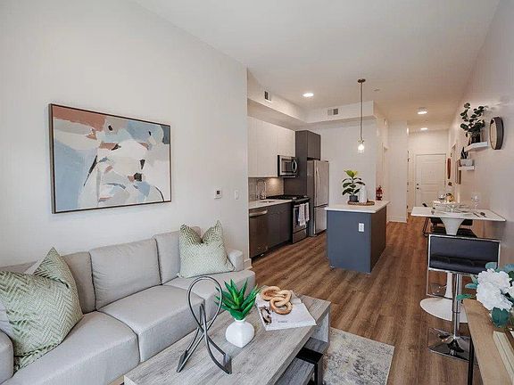 4th image of 380 Communipaw Ave #2