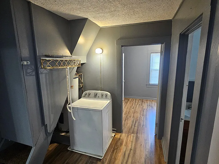 507 Seymour St — Photo 8