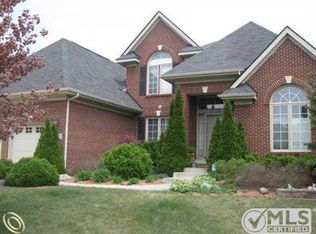 41127 Scarborough Ln, Novi, MI 48375
