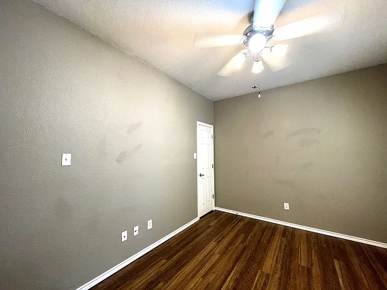 9109 Nathaniel Dr — Photo 25