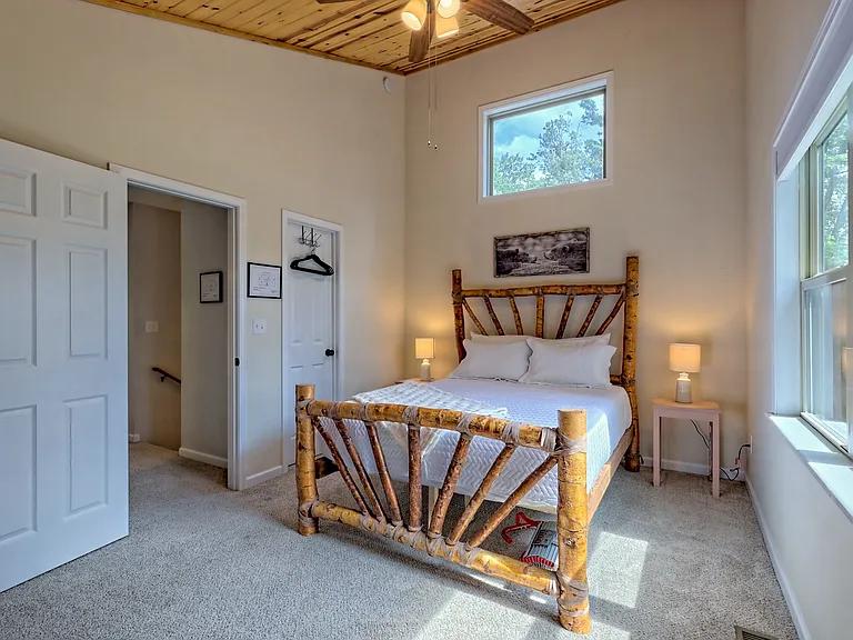 112 John English Dr — Photo 43