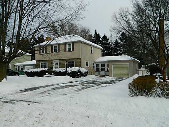 2nd image of 54 Stonehenge Rd