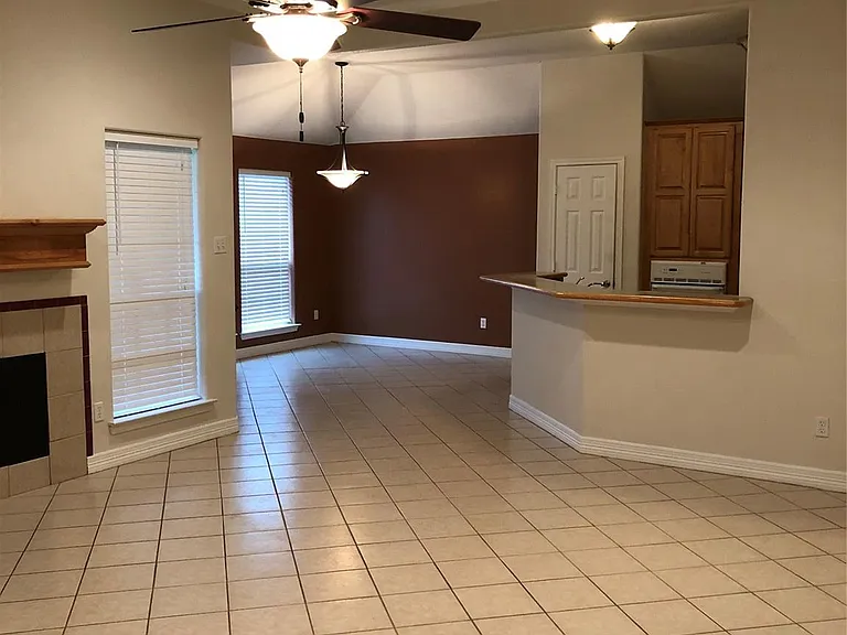13322 Colton Ln — Photo 4