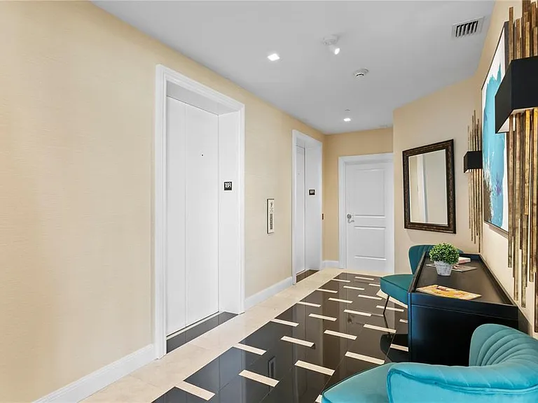 450 Knights Run Ave #1801 — Photo 2