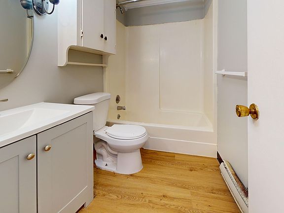2nd image of 315 Wood St #9