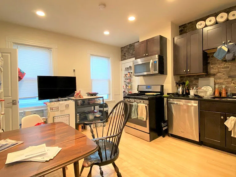 10 Stickney Ave #2 — Photo 4