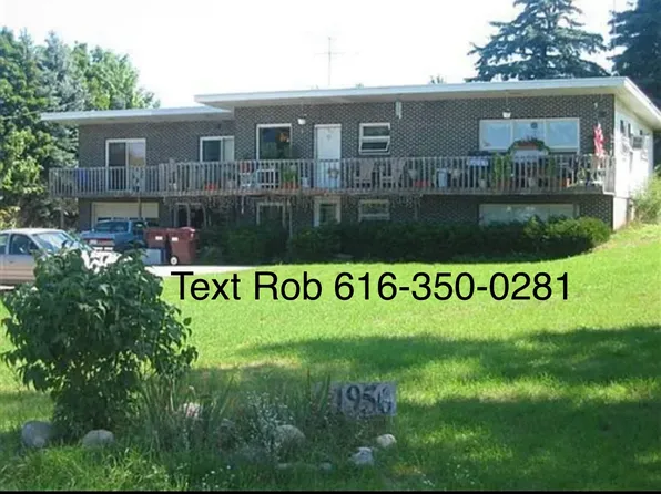 11956 Summit Ave NE #3, Rockford, MI 49341