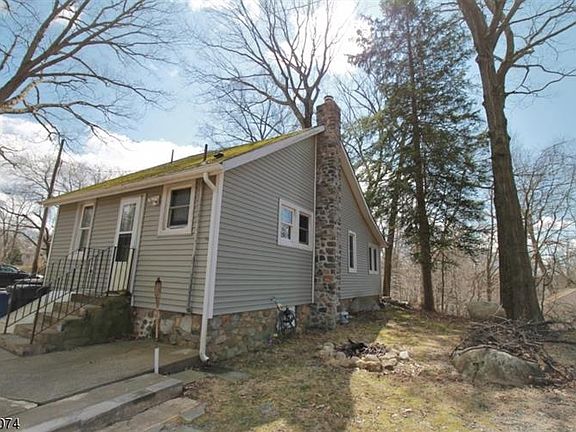 2nd image of 1 Woodland Ave