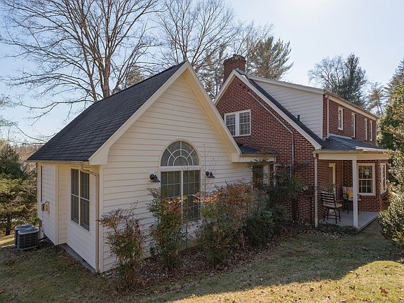 5th image of 305 Overhill Dr