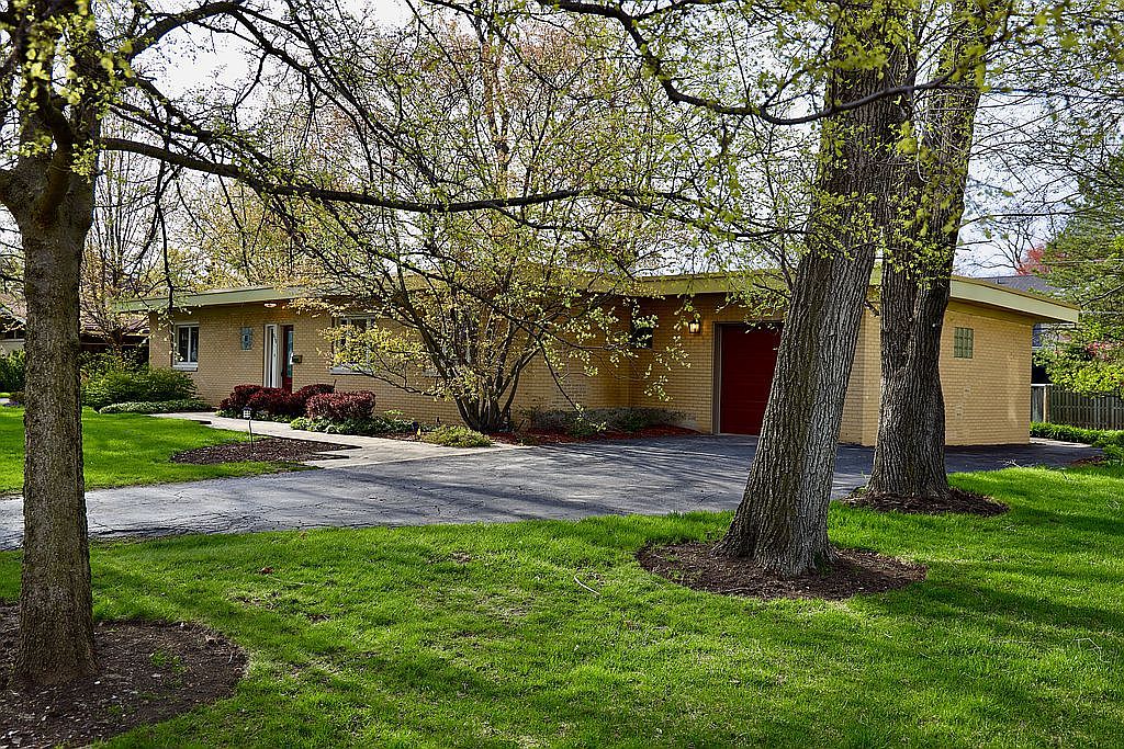 930 Burton Ter Glenview IL 60025 Zillow