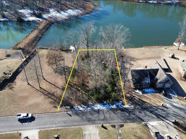 15242 Spring Lake Dr, Athens, AL 35614