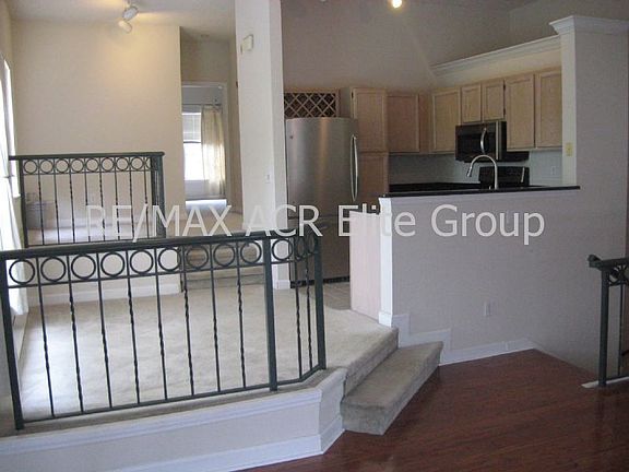 3rd image of 713 Seagate Dr