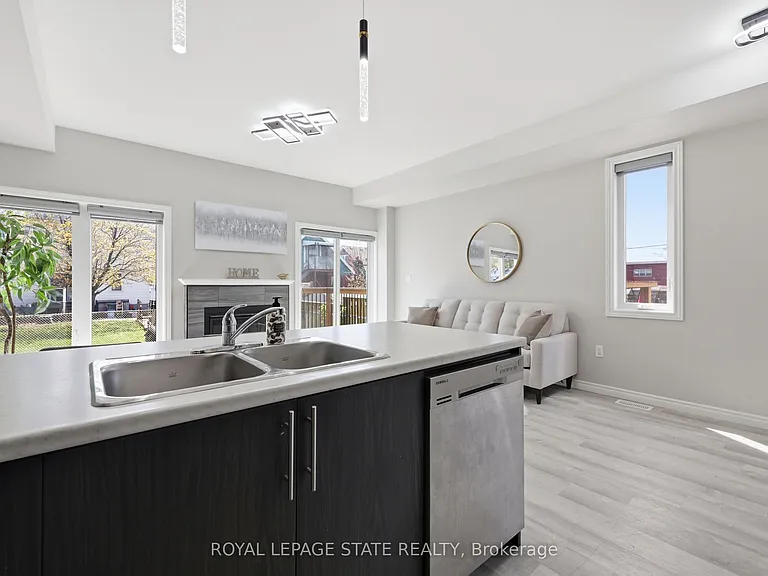 37 Delena Ave S — Photo 15